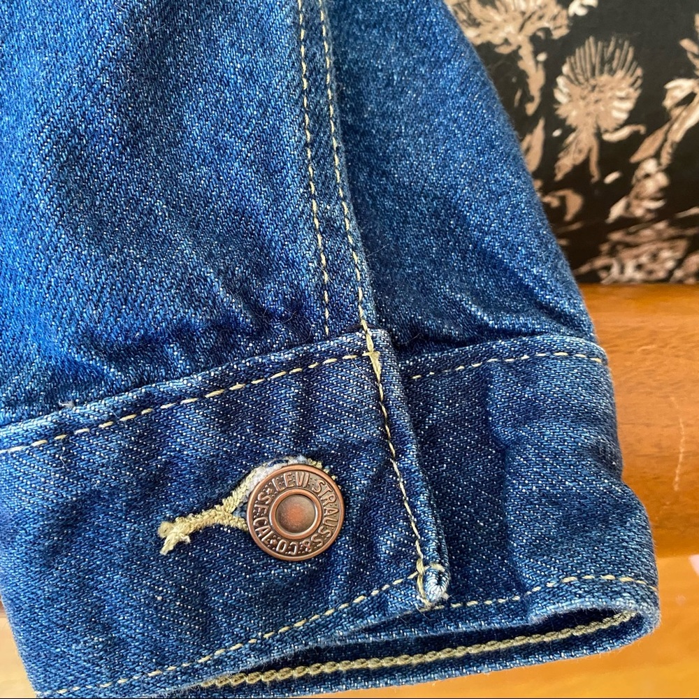 LEVI’S SIZE MEDIUM DENIM SHIRT JACKET IN MY VIBE ~ MEDIUM WASH RINSE - Picture 6 of 12